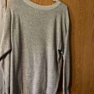 American eagle v neck sweater